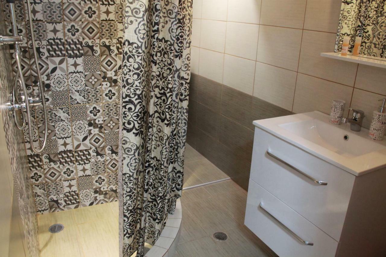 אתונה The New Studio Suite Near Akropolis מראה חיצוני תמונה